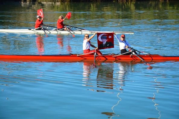 GÜLÜÇ İÇİN KÜREK VAKTİ