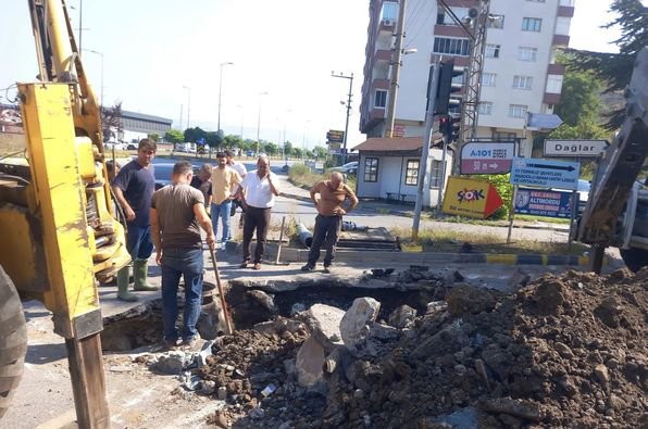 SELDEN ZARAR GÖREN ALTYAPI YERLERİN ONARIM ÇALIŞMALARI DEVAM EDİYOR