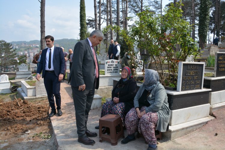 BELDE MEZARLIĞINDA AREFE GÜNÜ MÜNASEBETİYLE KURAN-I KERİM OKUTULDU