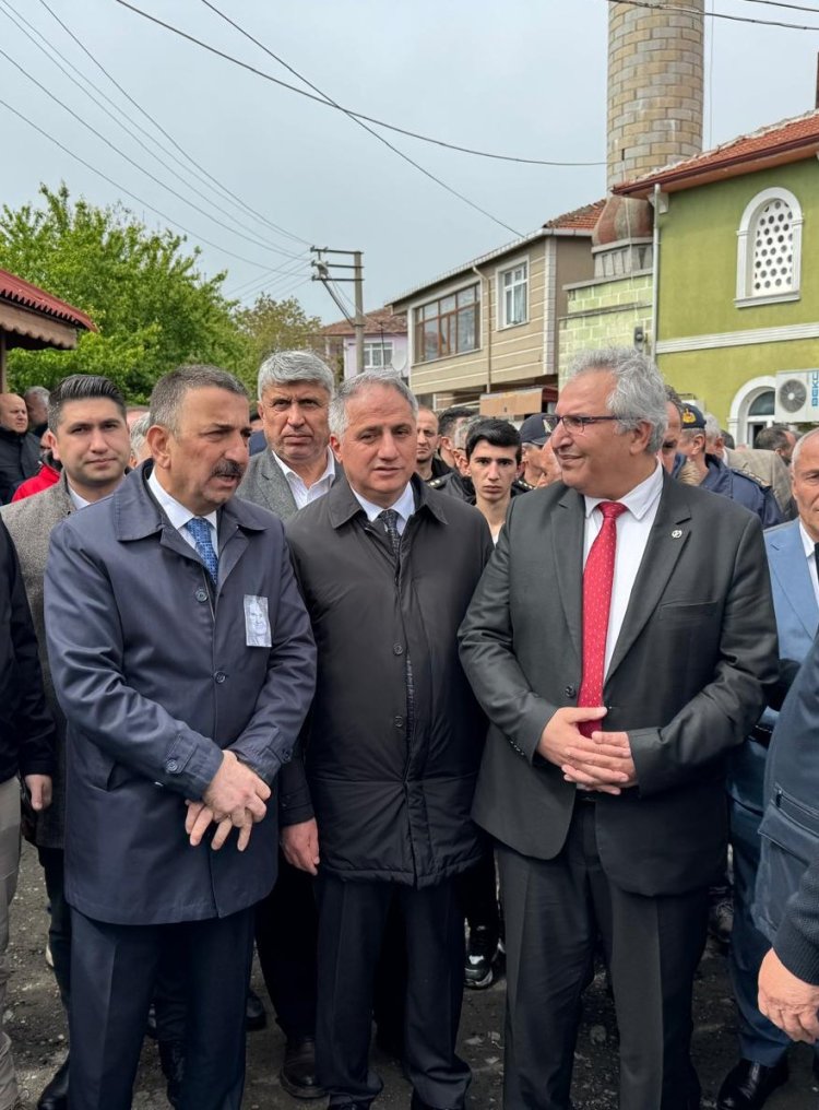 VAHİDE KALYONCU HOCAMIZA ALLAHTAN RAHMET DOST VE AKRABALARINA BAŞSAĞLIĞI DİLİYORUZ...