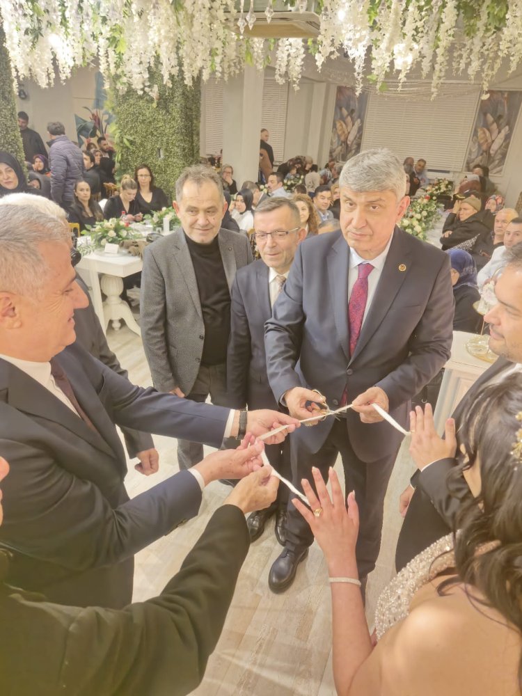 GENÇ ÇİFTLERİMİZE MUTLULUKLAR DİLİYORUZ...