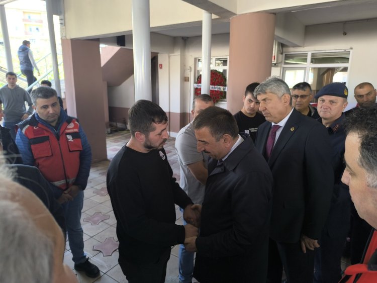 KIBRIS GAZİSİ İHSAN KÜÇÜKSAKALLI SON YOLCULUĞUNA UĞURLANDI