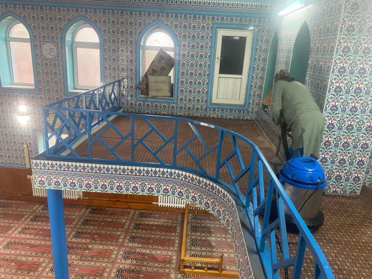 CAMİLERİMİZDE TEMİZLİK ÇALIŞMASI BAŞLATILDI
