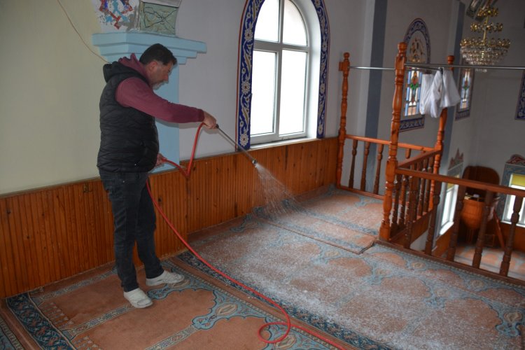 CAMİLERİMİZDE TEMİZLİK ÇALIŞMASI BAŞLATILDI
