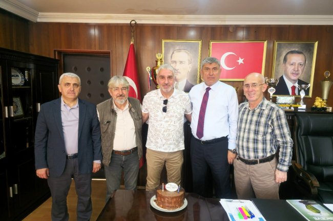 LİDERLİK SADECE UNVANLA DEĞİL DURUŞLA OLUR...