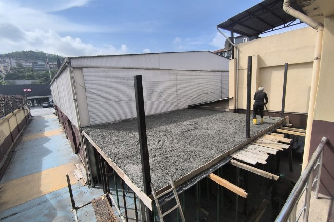 DÜĞÜN SALONU ÇEVRESİNDE ÇALIŞMALAR TÜM HIZIYLA SÜRÜYOR...