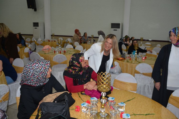 ANNELER GÜNÜ KUTLU OLSUN