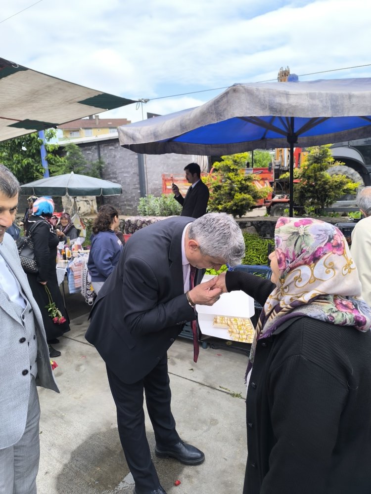 ANNELER GÜNÜ KUTLU OLSUN....