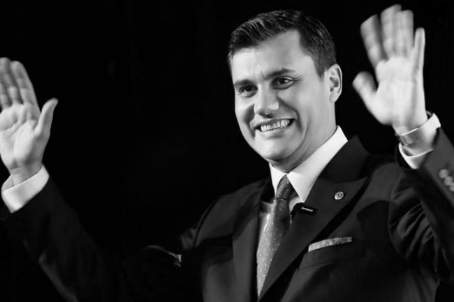 FERDİ ZEYREK,E ALLAHTAN RAHMET YAKINLARINA BAŞSAĞLIĞI DİLİYORUZ