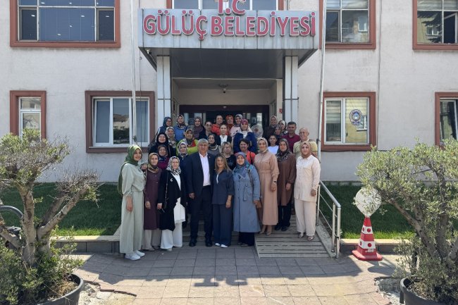 AK PARTİ KADIN KOLLARINDAN BELEDİYE BAŞKANIMIZA ANLAMLI ZİYARET...
