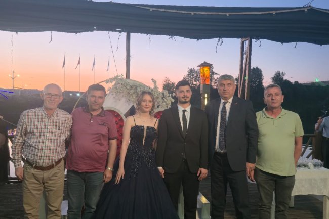 GENÇ ÇİFTİMİZE BİR ÖMÜR BOYU MUTLULUKLAR DİLERİZ...