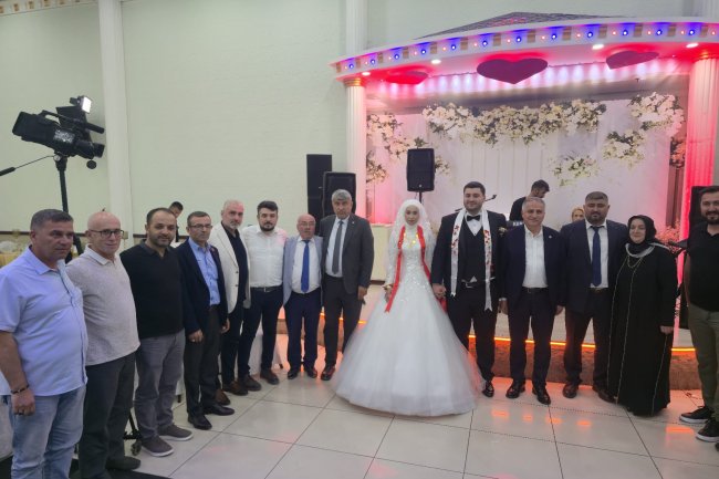 GENÇ CİFTİMİZE BİR ÖMÜR BOYU MUTLULUKLAR DİLERİZ...