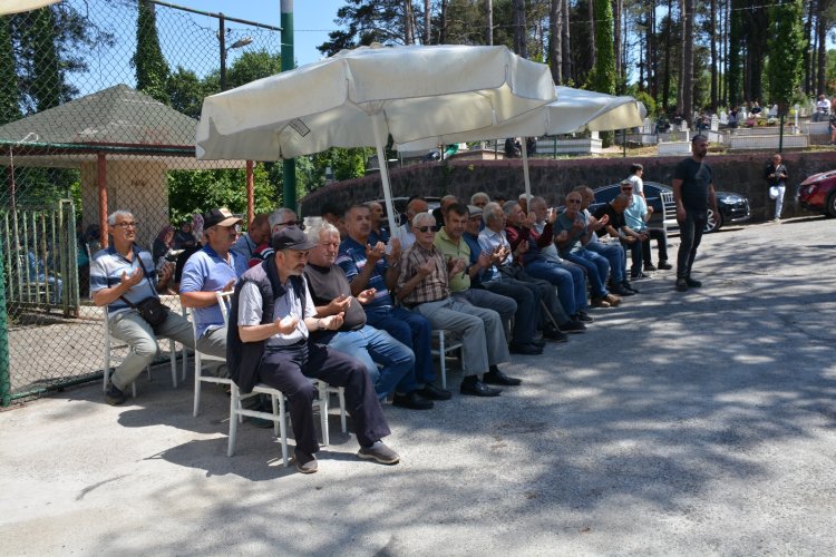 AREFE GÜNÜ PROGRAMIMIZI BELDE MEZARLIĞINDA GERÇEKLEŞTİRDİK