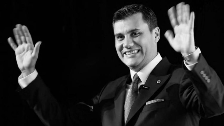 FERDİ ZEYREK,E ALLAHTAN RAHMET YAKINLARINA BAŞSAĞLIĞI DİLİYORUZ