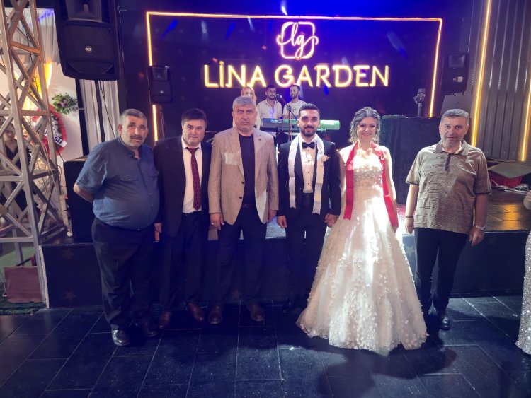GENÇ ÇİFTİMİZE BİR ÖMÜR BOYU MUTLULUKLAR DİLERİZ...