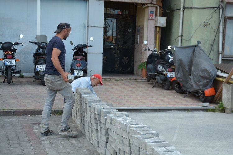 DURMAK YOK HİZMETE DEVAM