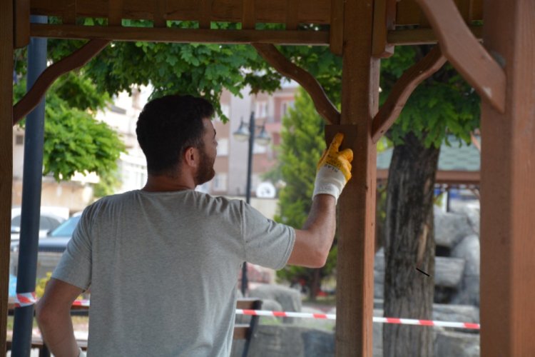 DİNLENME ALANLARI YENİLENİYOR...