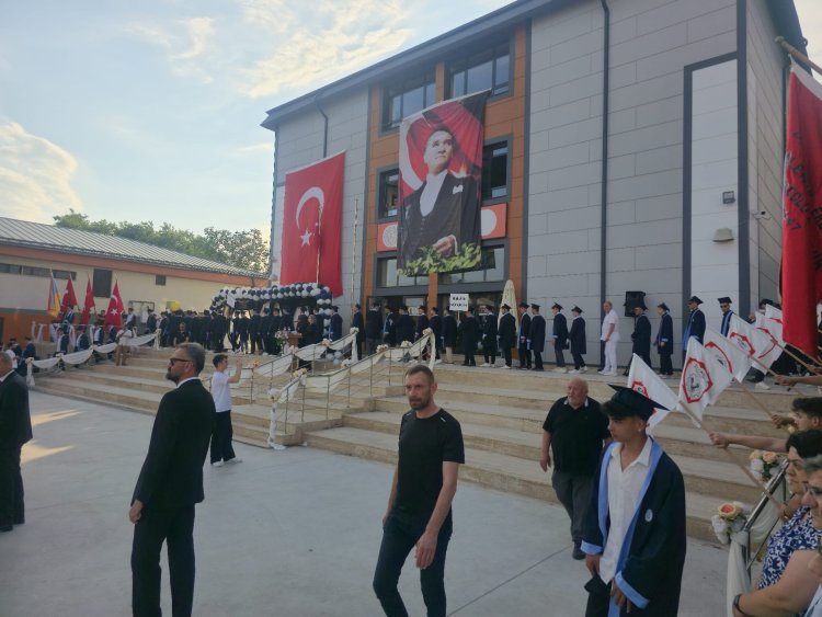 Gençlerimizin Mezuniyet Sevincine Ortak Olduk 
