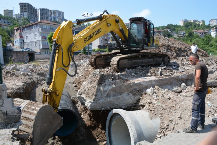 VESİLE DİKMEN İLKOKULU ALTYAPI ÇALIŞMALARINDA SONA YAKLAŞILDI