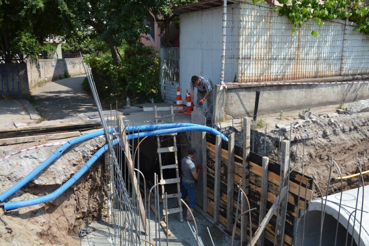 VESİLE DİKMEN İLKOKULU ALTYAPI ÇALIŞMALARINDA SONA YAKLAŞILDI