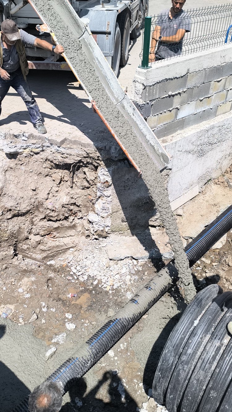 VESİLE DİKMEN İLKOKULU ALTYAPI ÇALIŞMALARINDA SONA YAKLAŞILDI