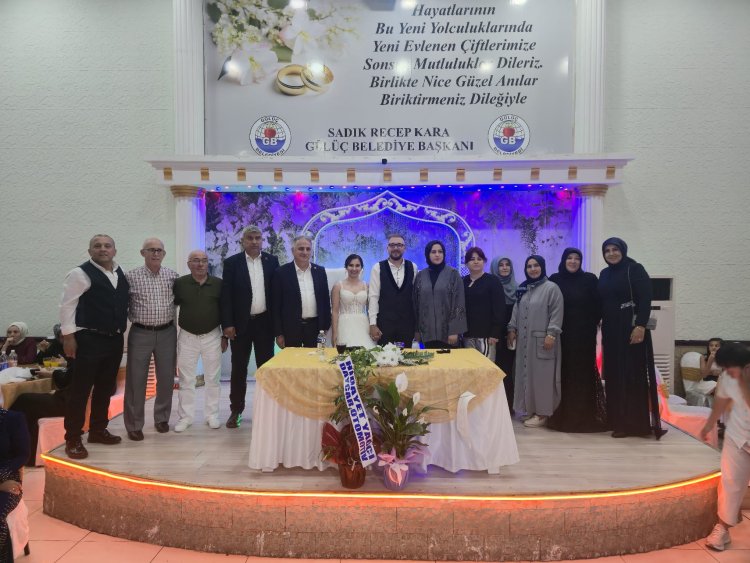 GENÇ ÇİFTİMİZE BİR ÖMÜR BOYU MUTLULUKLAR DİLERİZ