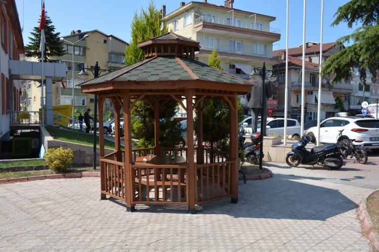 DİNLENME VE SOSYALLEŞME ALANLARIMIZ YENİLENİYOR...