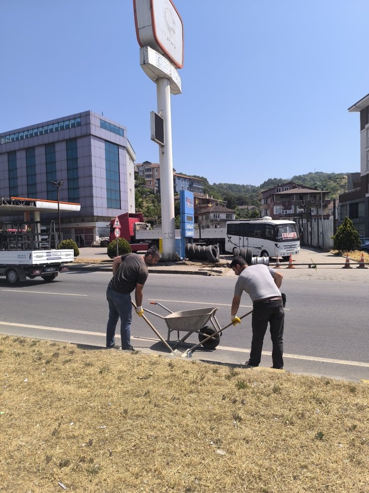 GÜLÜÇ'TE TEMİZLİK SEFERBERLİĞİ DEVAM EDİYOR...