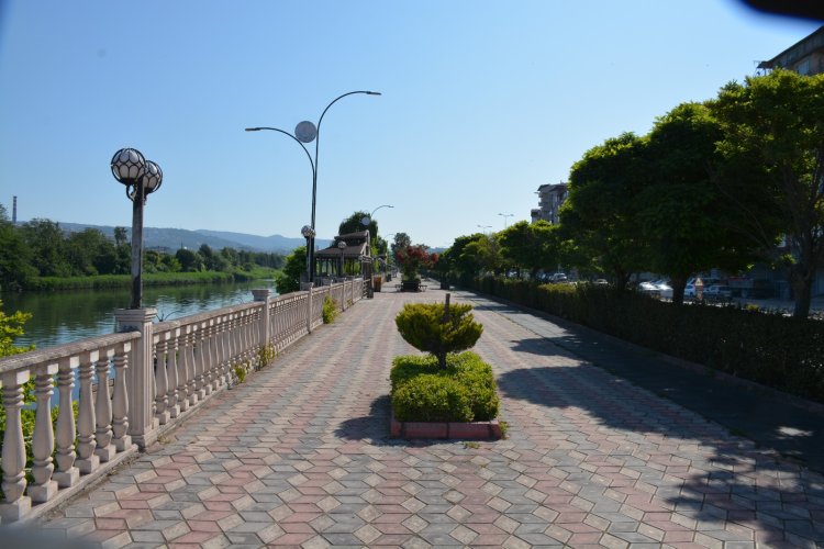 GÜLÜÇTE TEMİZLİK ÇALIŞMALARIMIZ ARALIKSIZ OLARAK DEVAM EDİYOR...