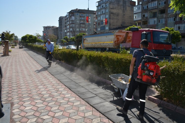 GÜLÜÇTE TEMİZLİK ÇALIŞMALARIMIZ ARALIKSIZ OLARAK DEVAM EDİYOR...