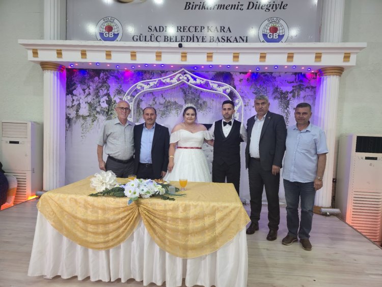 GENÇ CİFTİMİZE BİR ÖMÜR BOYU MUTLULUKLAR DİLERİZ