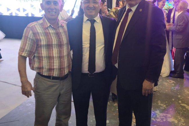 GENÇ ÇİFTİMİZE BİR ÖMÜR BOYU MUTLULUKLAR DİLERİZ...