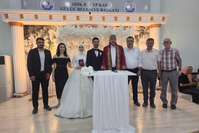 GENÇ ÇİFTİMİZE BİR ÖMÜR BOYU MUTLULUKLAR DİLERİZ