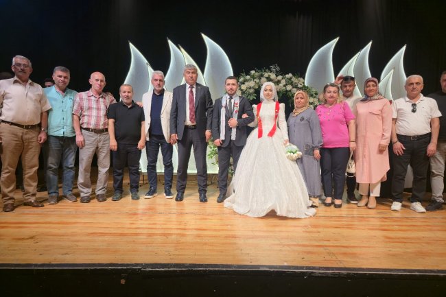 GENÇ ÇİFTİMİZE BİR ÖMÜR BOYU MUTLULUKLAR DİLERİZ