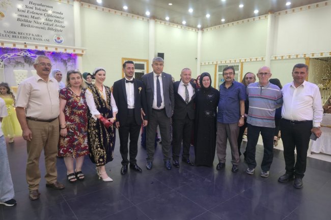 GENÇ CİFTİMİZE BİR ÖMÜR BOYU MUTLULUKLAR DİLERİZ