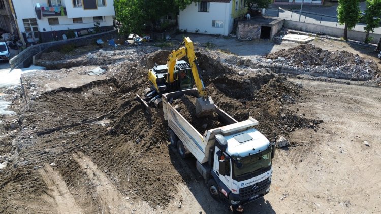 VESİLE DİKMEN İLKOKULU İNŞAATINDA ÇALIŞMALARIMIZ SON HIZ DEVAM EDİYOR...