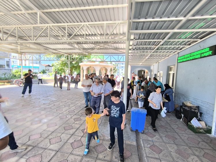 AŞURE GÜNÜ BİRLİK VE BERABERLİĞİMİZİ PEKİŞTİRDİ 