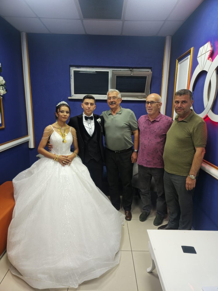 GENÇ ÇİFTLERİMİZE BİR ÖMÜR BOYU MUTLULUKLAR DİLERİZ...