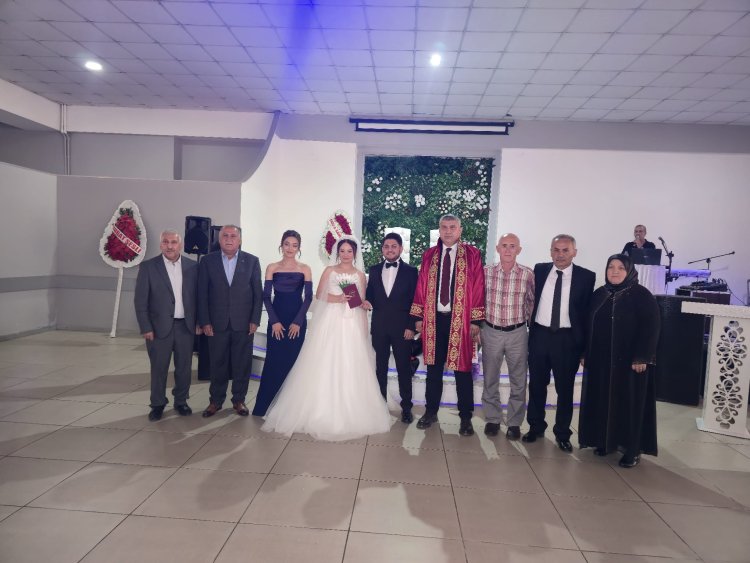 GENÇ CİFTİMİZE BİR ÖMÜR BOYU MUTLULUKLAR DİLERİZ