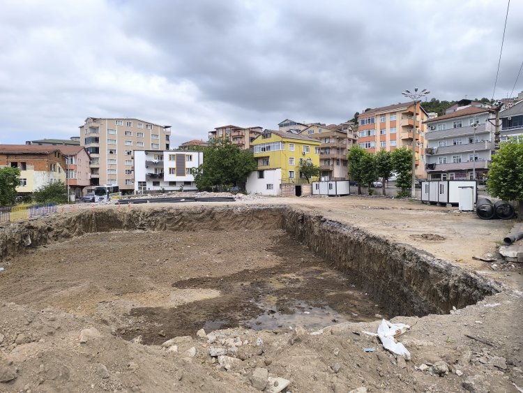 VESİLE DİKMEN İLKÖĞRETİM OKULU SAHASINDA ÇALIŞMALARIMIZ SON HIZ DEVAM EDİYOR...