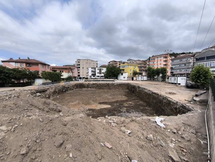 VESİLE DİKMEN İLKÖĞRETİM OKULU SAHASINDA ÇALIŞMALARIMIZ SON HIZ DEVAM EDİYOR...