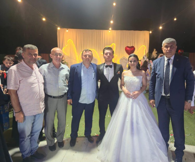 GENÇ ÇİFTİMİZE BİR ÖMÜR BOYU MUTLULUKLAR DİLERİZ...