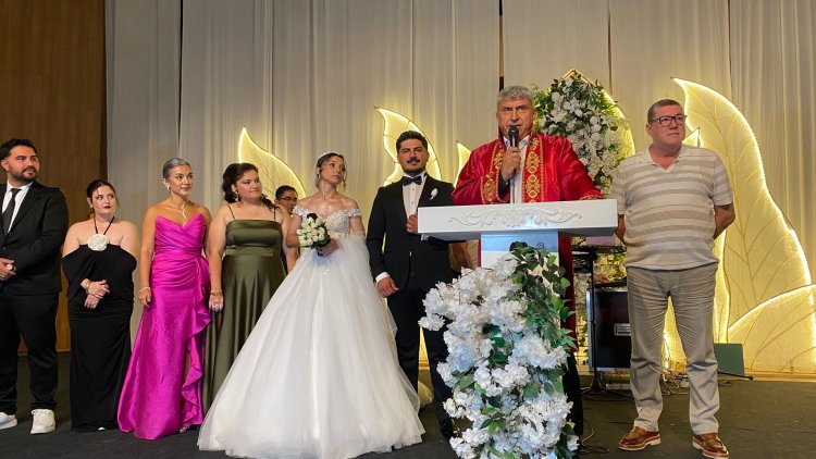 GENÇ ÇİFTİMİZE BİR ÖMÜR BOYU MUTLULUKLAR DİLERİZ..