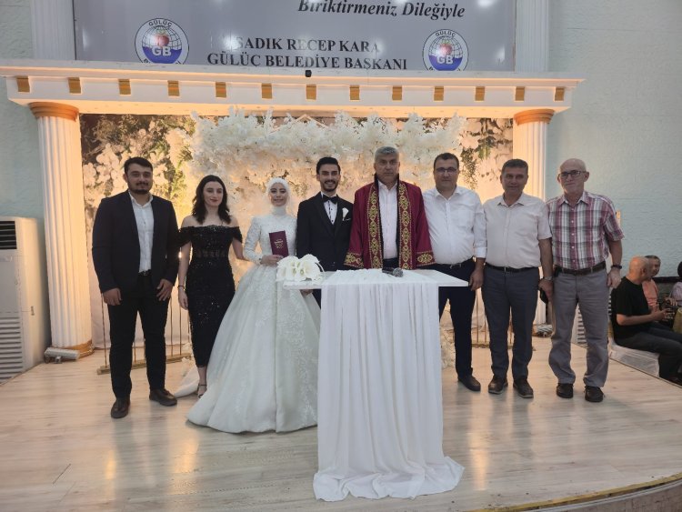 GENÇ ÇİFTİMİZE BİR ÖMÜR BOYU MUTLULUKLAR DİLERİZ
