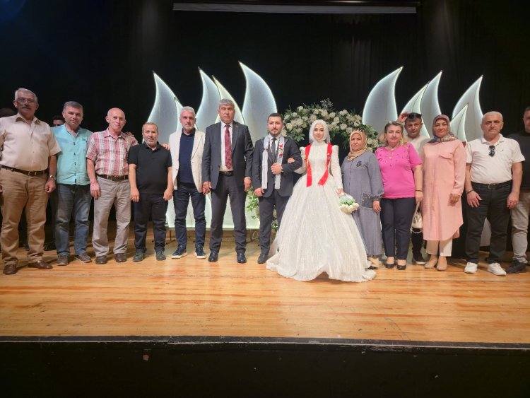 GENÇ ÇİFTİMİZE BİR ÖMÜR BOYU MUTLULUKLAR DİLERİZ