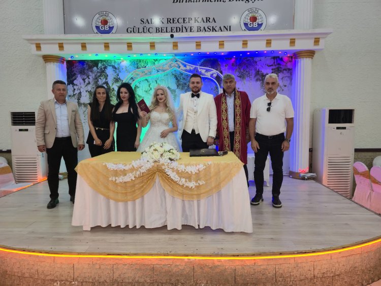 GENÇ CİFTİMİZE BİR ÖMÜR BOYU MUTLULUKLAR DİLERİZ