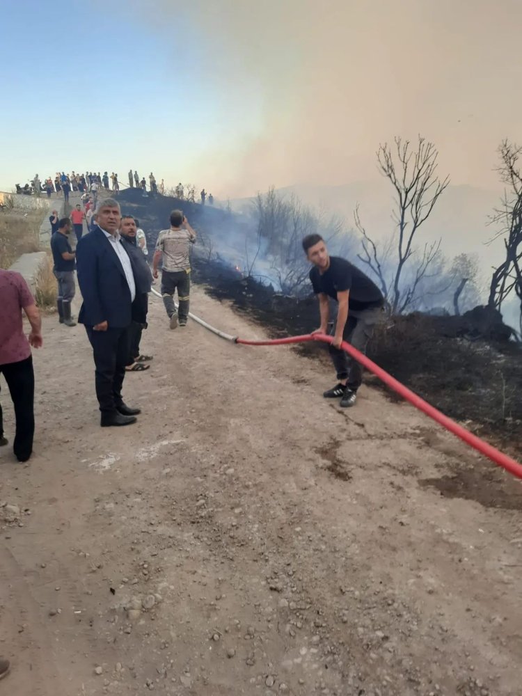 TOPÇALI MAHALLESİNDEKİ YANGINA ANINDA MÜDAHALE EDİYORUZ...