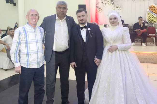 GENÇ ÇİFTİMİZE BİR ÖMÜR BOYU MUTLULUKLAR DİLERİZ