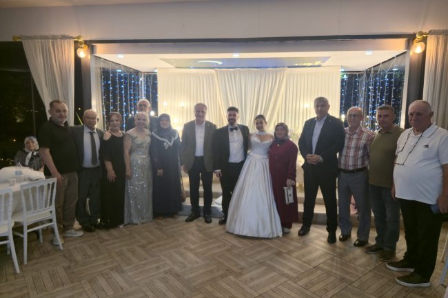 GENÇ ÇİFTİMİZE BİR ÖMÜR BOYU MUTLULUKLAR DİLERİZ