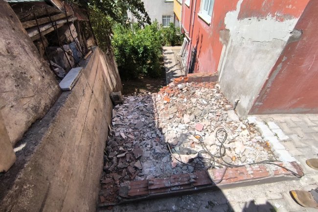 DUVAR YAPIM ÇALIŞMALARIMIZ DEVAM EDİYOR...